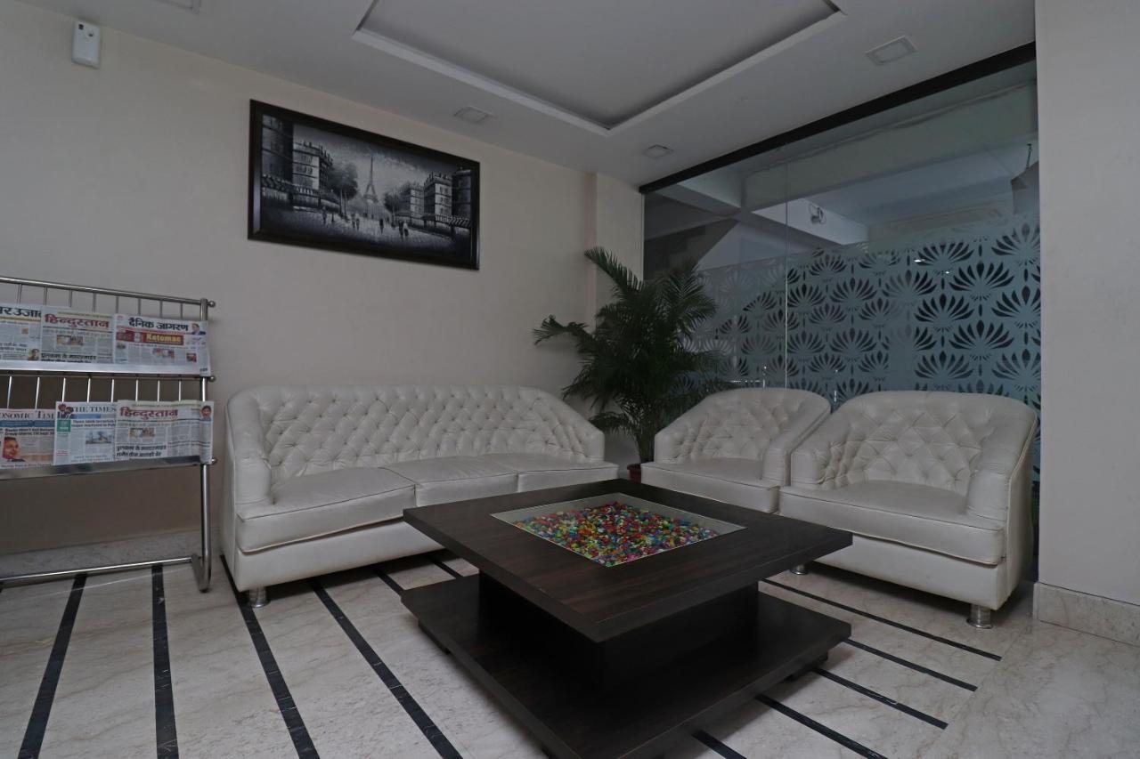 Oyo 29382 Golden Laurel Inn Deoria Exterior foto